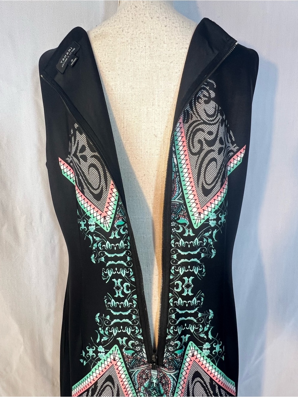 Tahari Arthur S Levine Dress Black W/Ornate Turquoise Pink White Sleeveless 12👍 - Picture 7 of 9